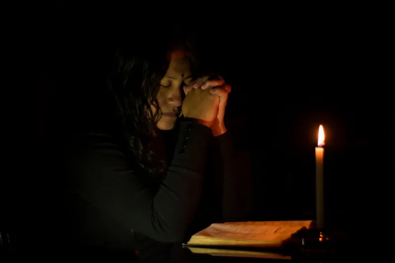 What Happens to Your Body When You Pray Before Bed (The Science Will Surprise You)